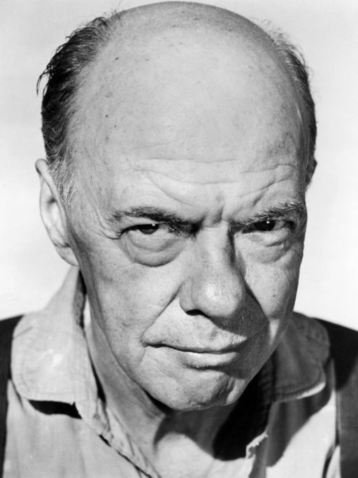 Photo of actor Russell Collins
